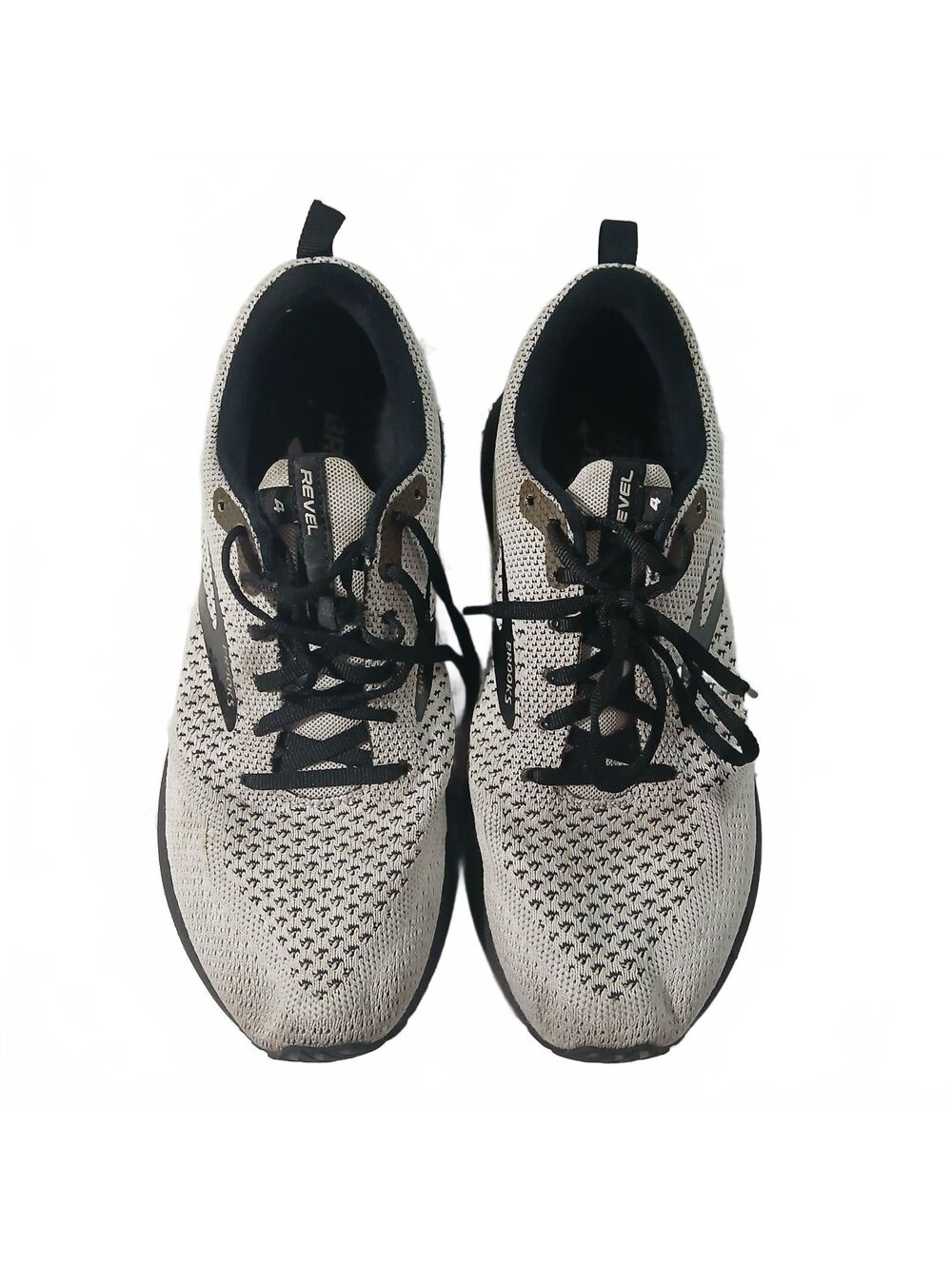Brooks Revel 4 White Black Running Shoe Athletic Casual Retro Streetwear Size 10